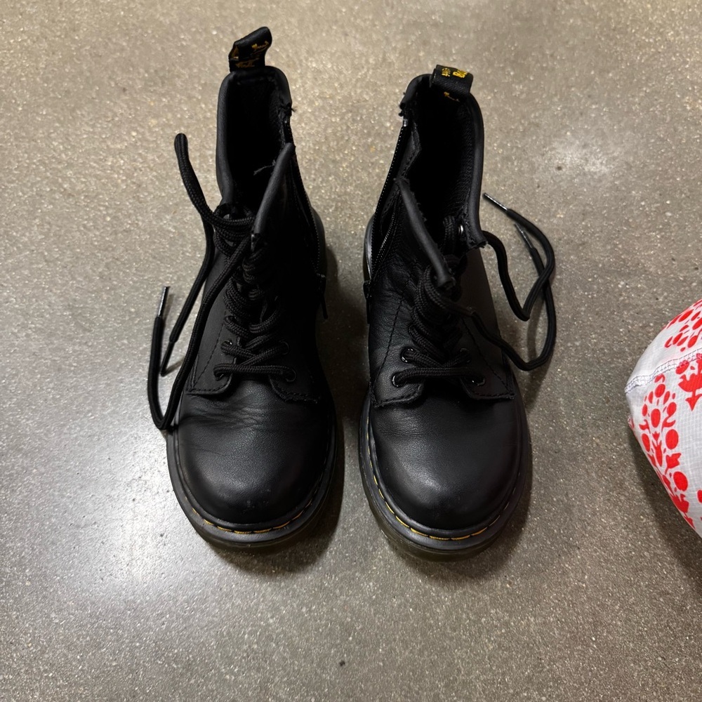 Dr. Martens Kids 1460J Delaney Black Leather Boots Size 12Y Side Zip Docs - Picture 2 of 7